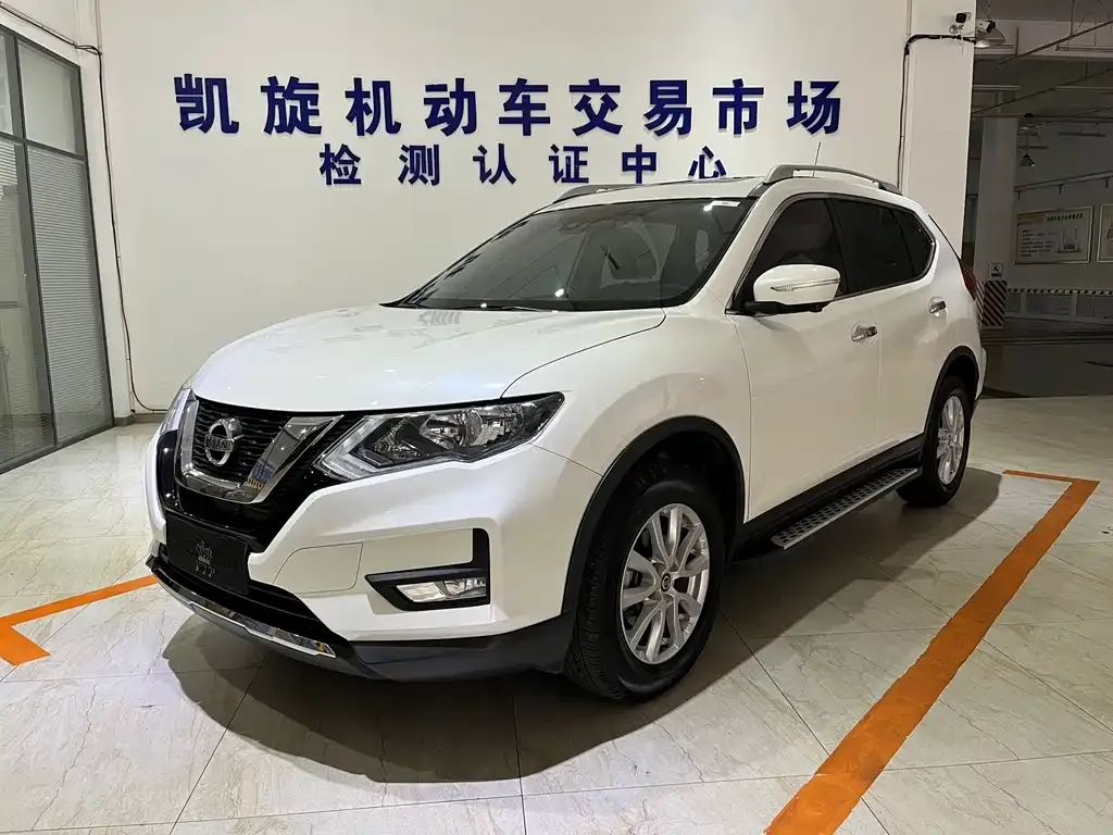 Nissan X-Trail — фото 1