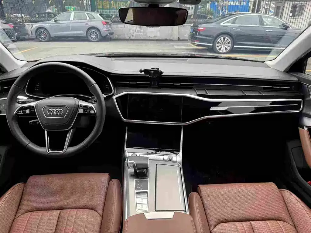 Audi A6L — фото 6