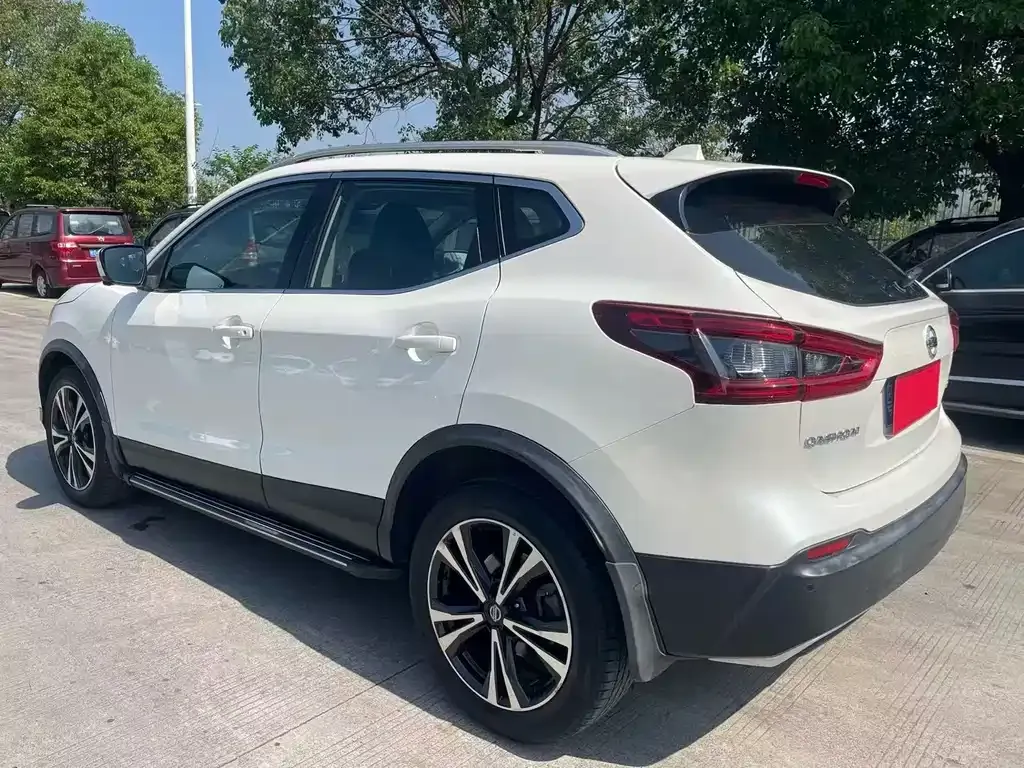 Nissan Qashqai — фото 7