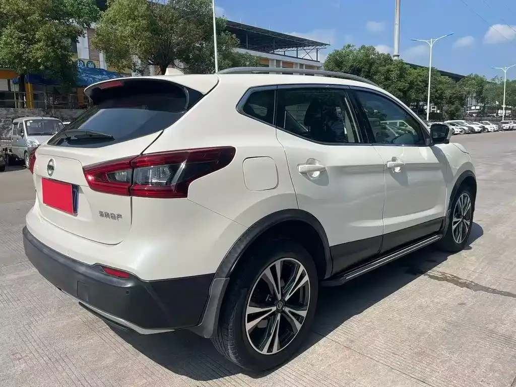 Nissan Qashqai — фото 6
