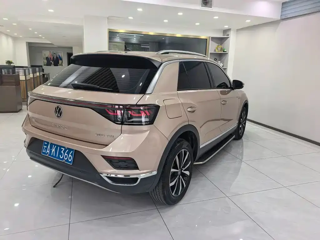 Volkswagen T-Roc — фото 2