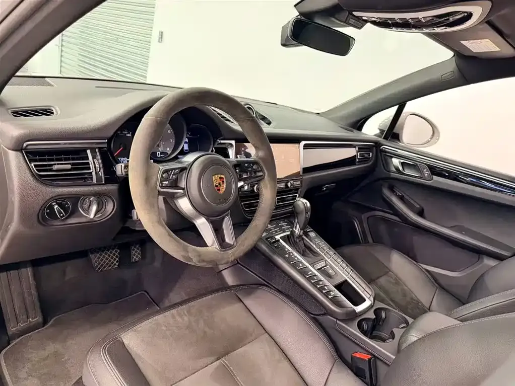 Porsche Macan — фото 10