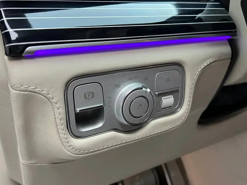 Mercedes-Benz GLS — фото 7