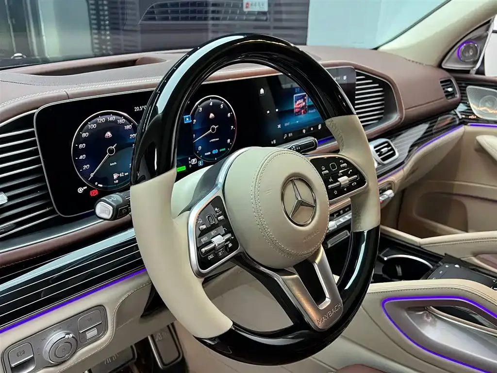 Mercedes-Benz GLS — фото 10