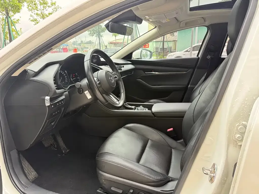 Mazda 3 Axela 2021 из CN, фото 4
