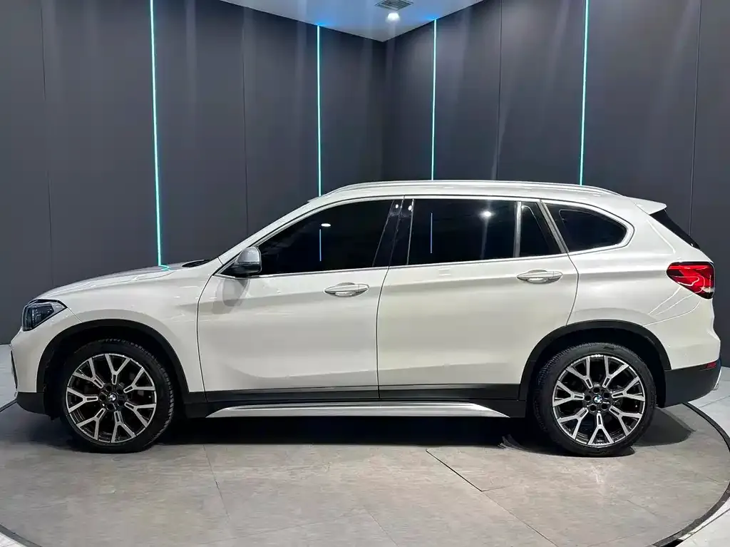 BMW X1 — фото 6