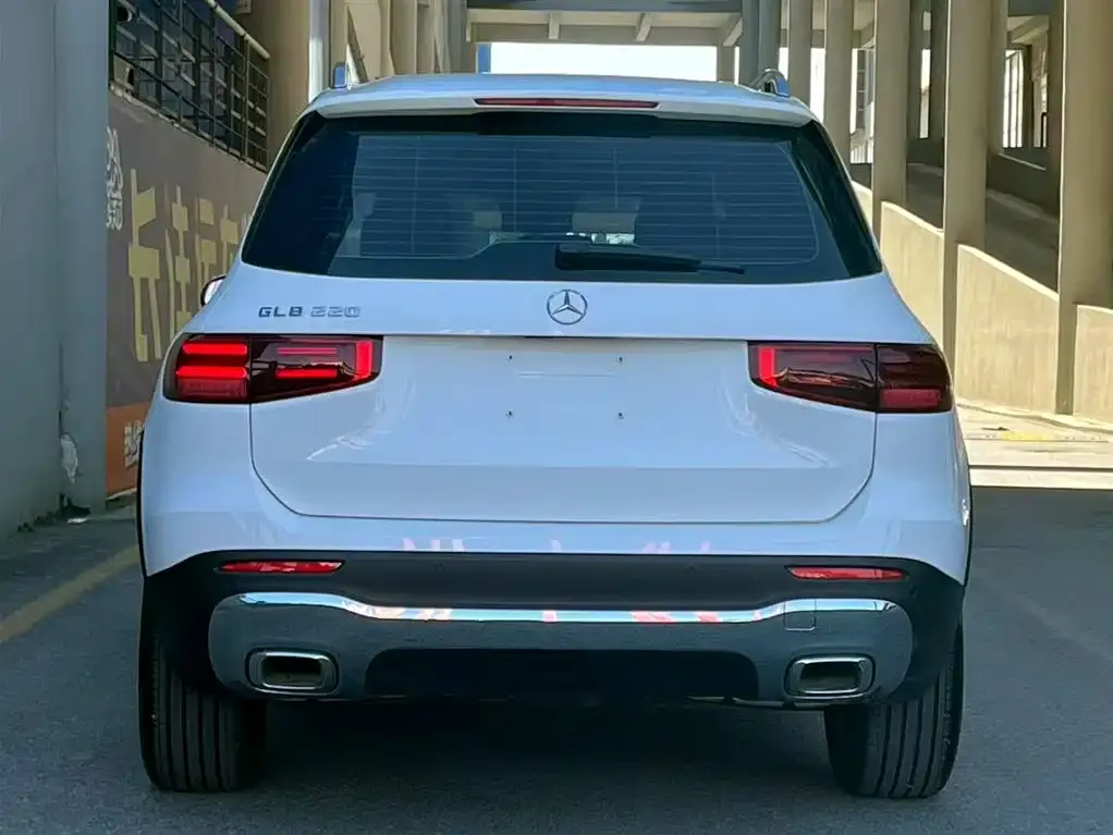 Mercedes-Benz GLB — фото 9