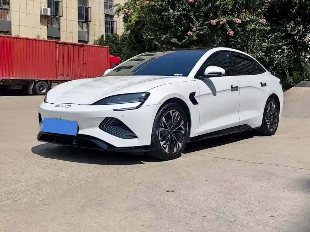 BYD Seal — фото 1