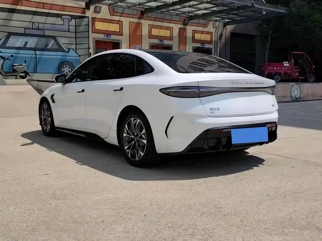 BYD Seal — фото 3