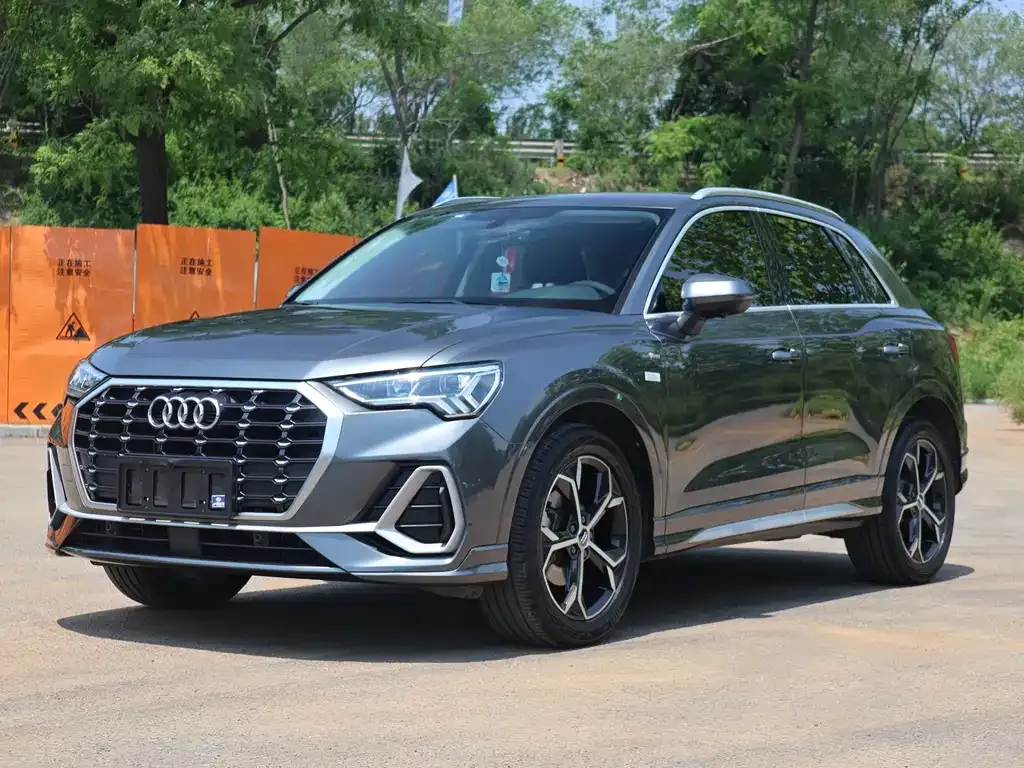 Audi Q3 — фото 1