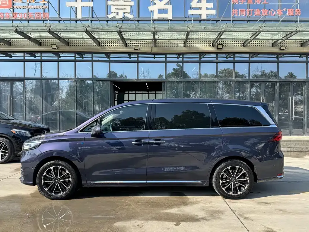 Roewe iMAX8 — фото 7