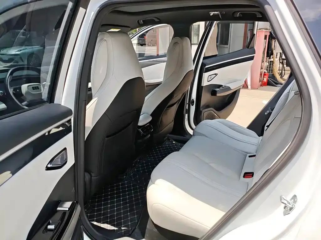Geely Galaxy L7 — фото 8