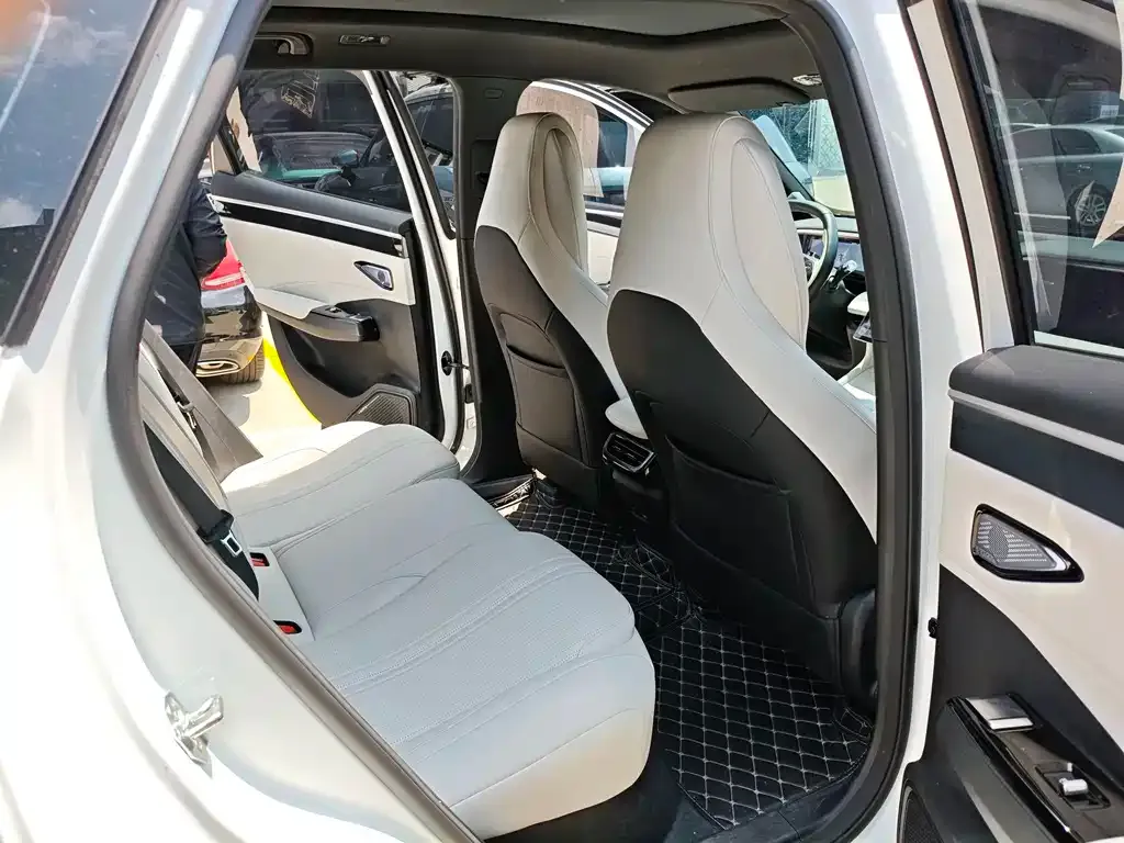 Geely Galaxy L7 — фото 3