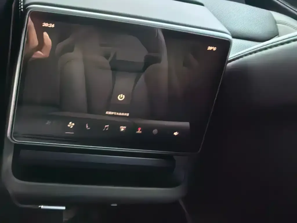 Tesla Model 3 — фото 2