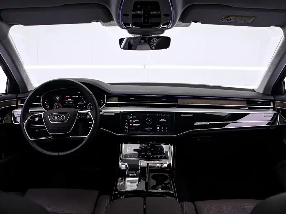 Audi A8 — фото 6