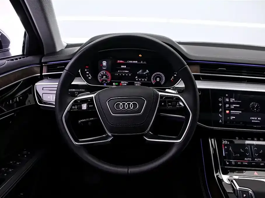 Audi A8 — фото 5