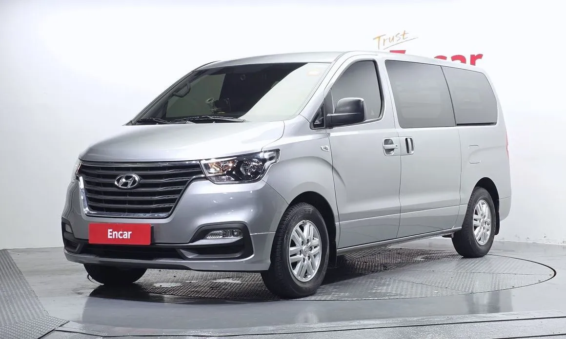 Hyundai Starex — фото 1