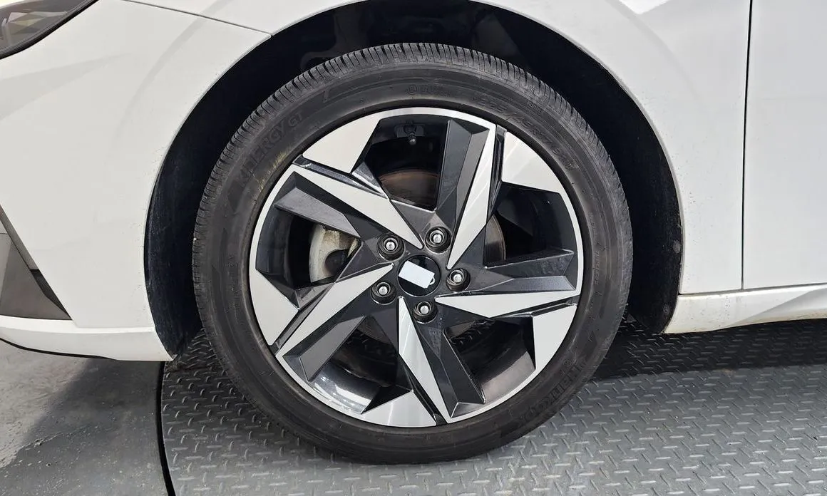 Hyundai AVANTE — фото 8