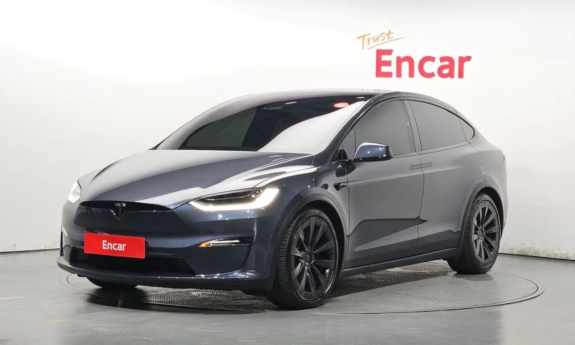 Tesla Model X — фото 1