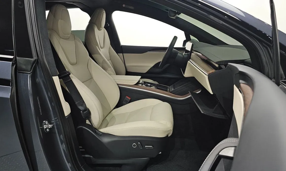 Tesla Model X — фото 2
