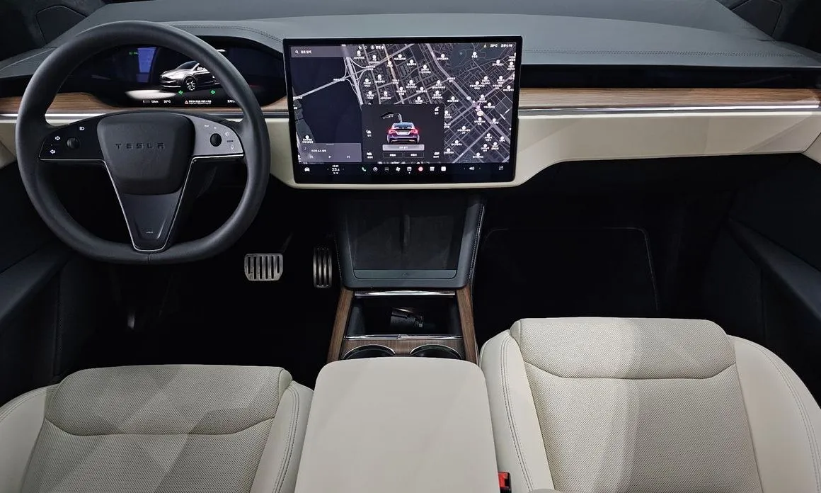 Tesla Model X — фото 10