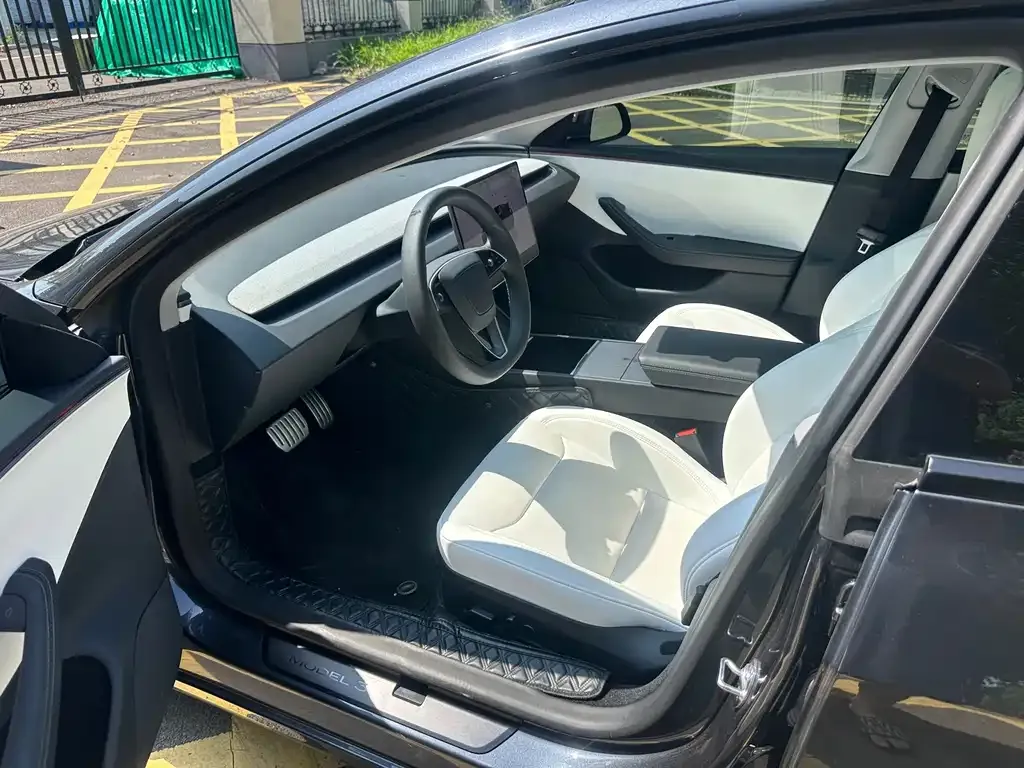 Tesla Model 3 — фото 3