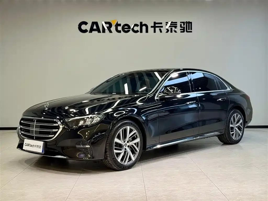 Mercedes-Benz E-Class — фото 1