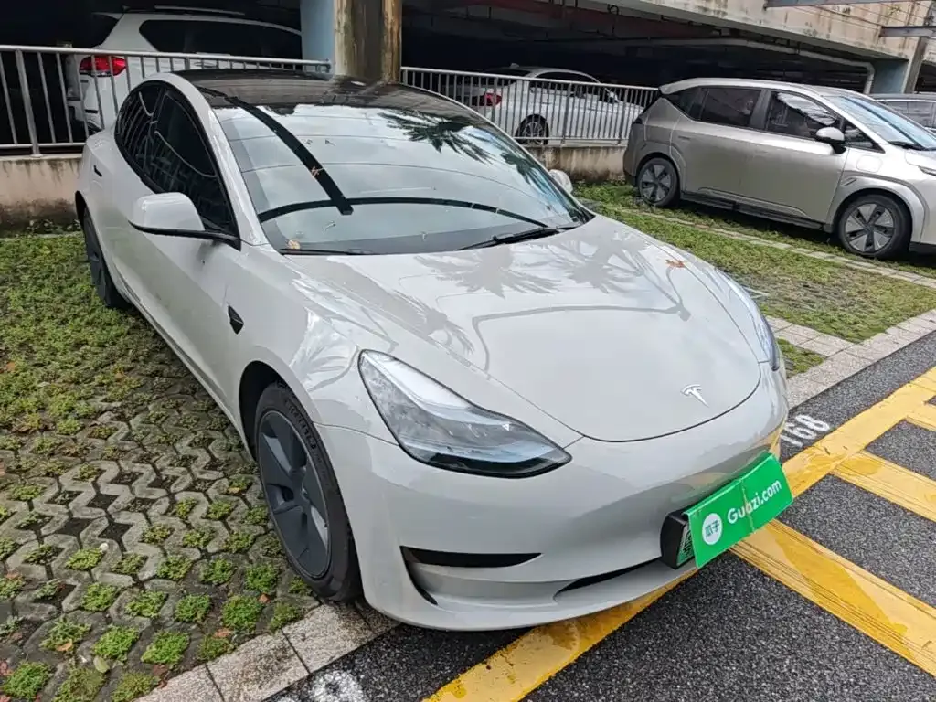 Tesla Model 3 — фото 4