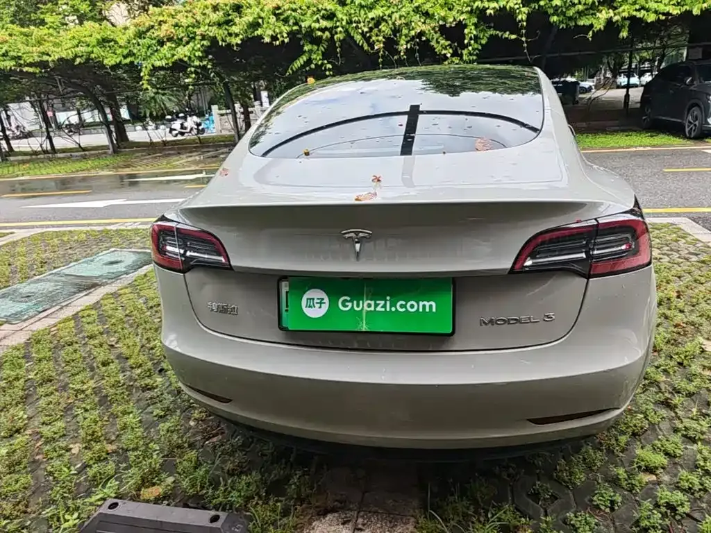 Tesla Model 3 — фото 10