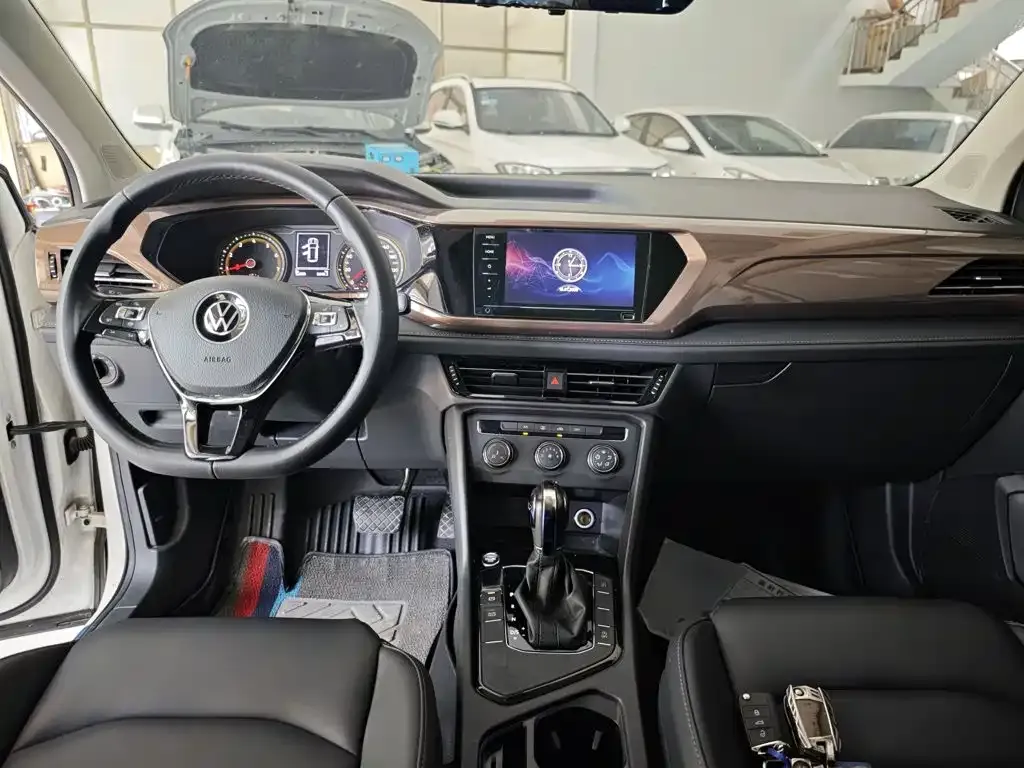 Volkswagen Tharu 2022 из CN, фото 8