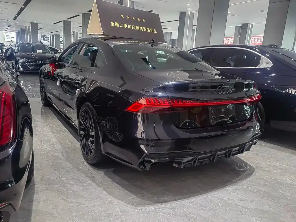 Audi A7L 2024 из CN, фото 10