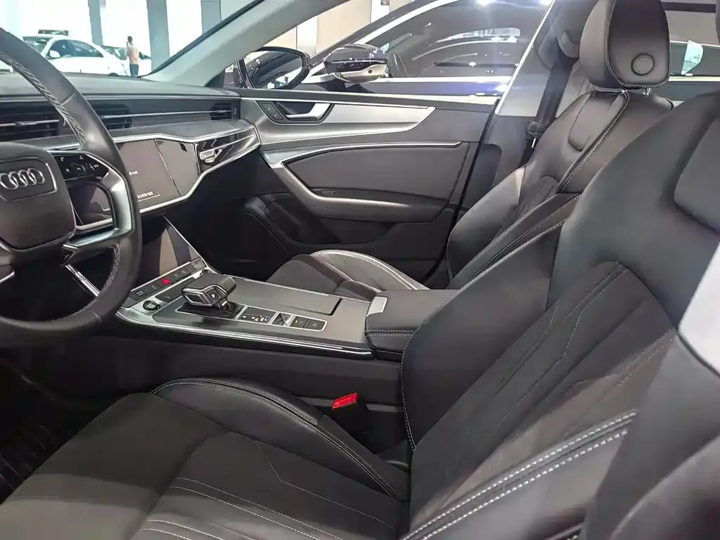 Audi A7L 2024 из CN, фото 8