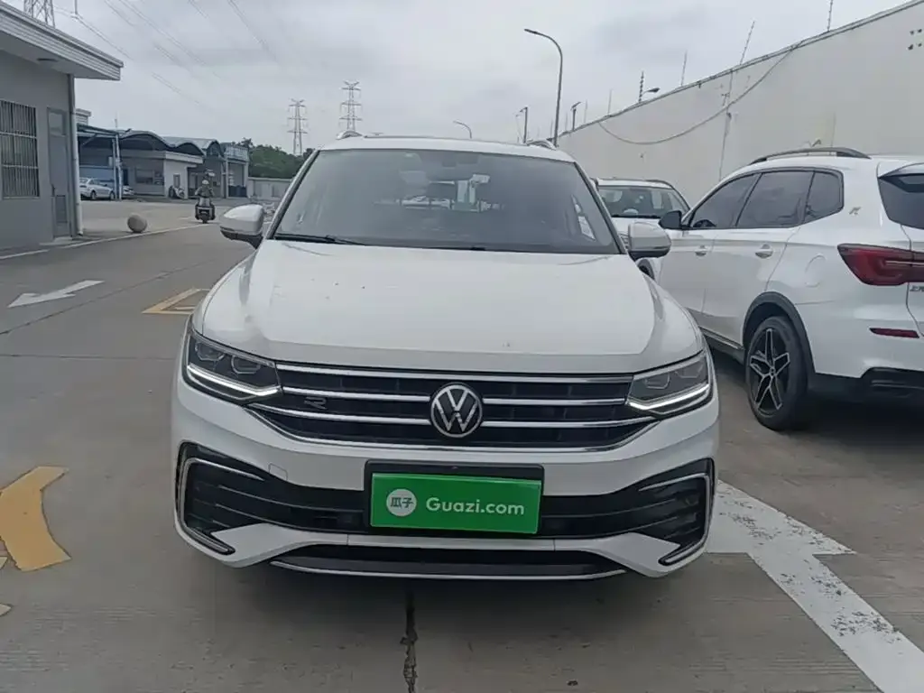 Volkswagen Tiguan L — фото 3