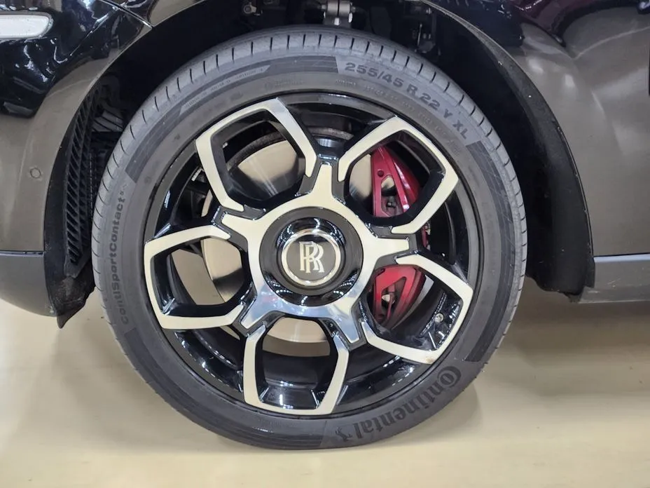 Rolls-Royce Cullinan 2023 из KR, фото 10