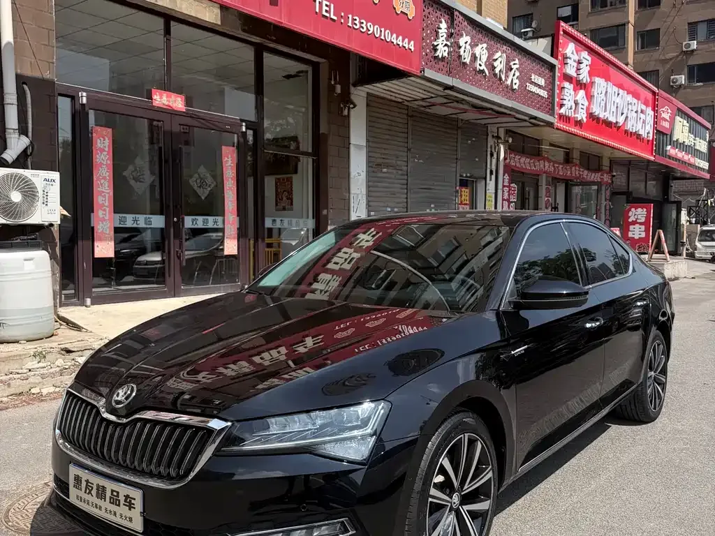 Skoda Superb — фото 1