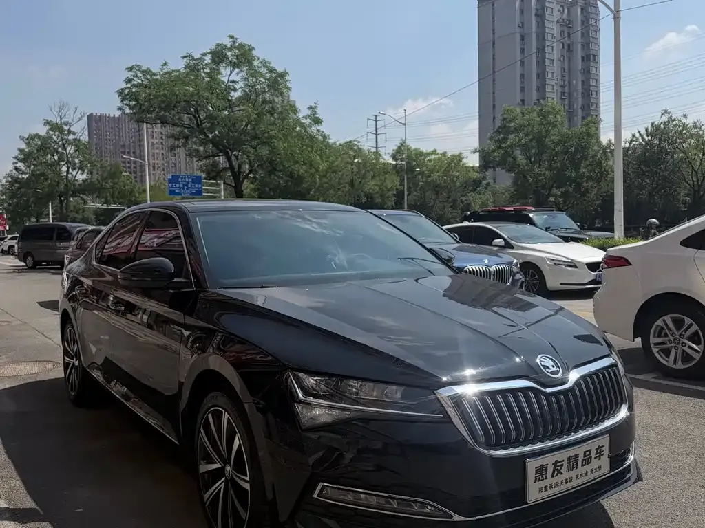Skoda Superb — фото 4