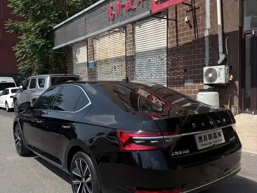 Skoda Superb — фото 6