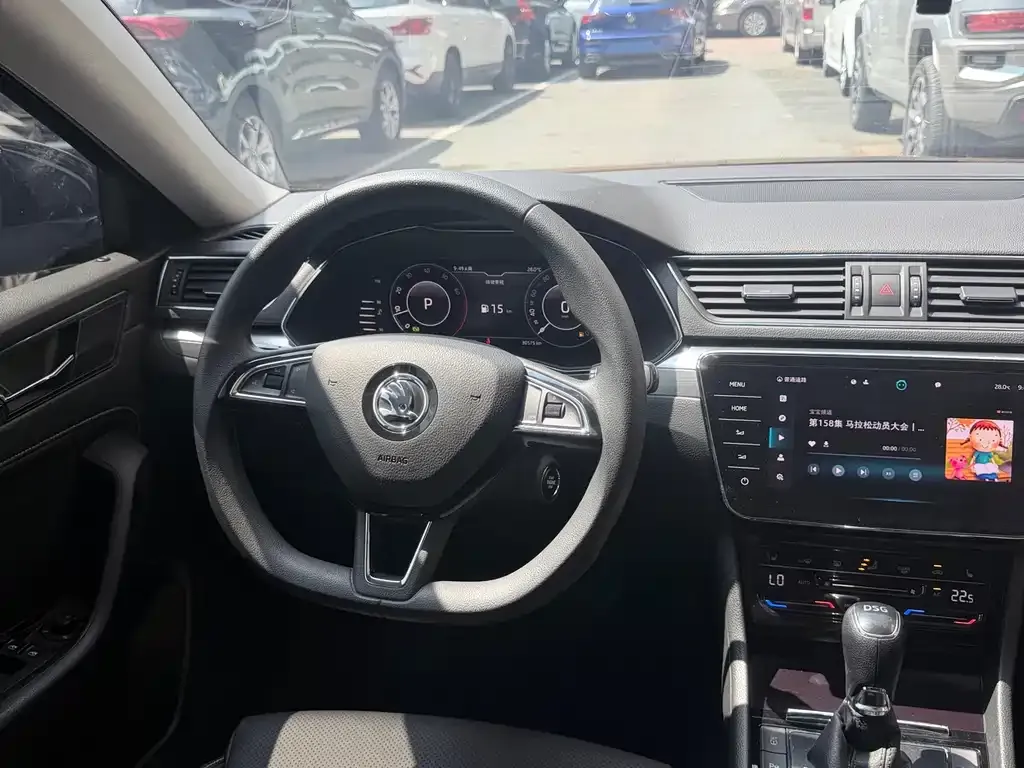 Skoda Superb — фото 5