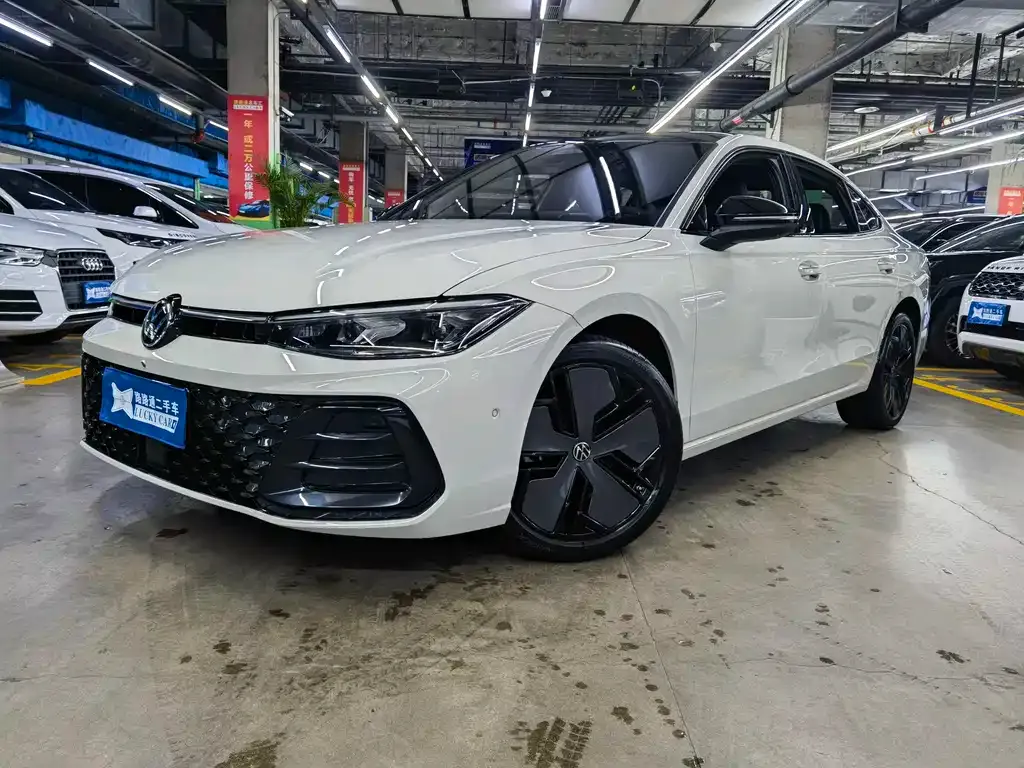 Volkswagen Passat — фото 1