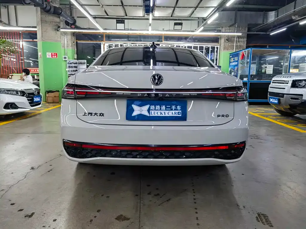 Volkswagen Passat — фото 9