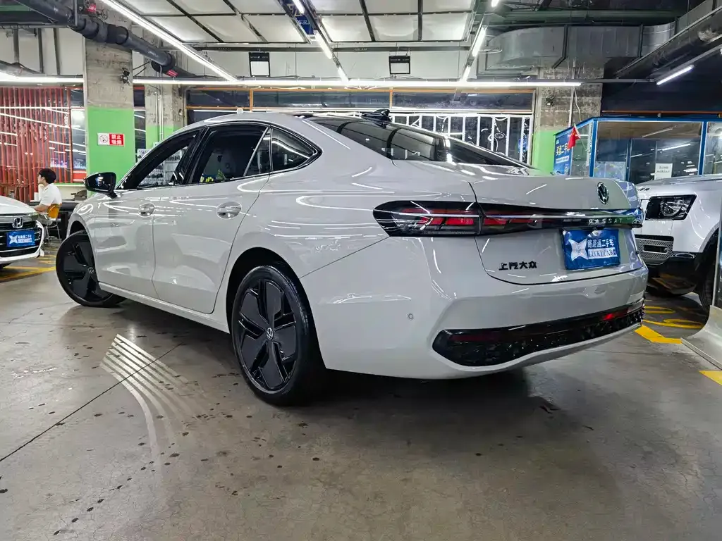 Volkswagen Passat — фото 6