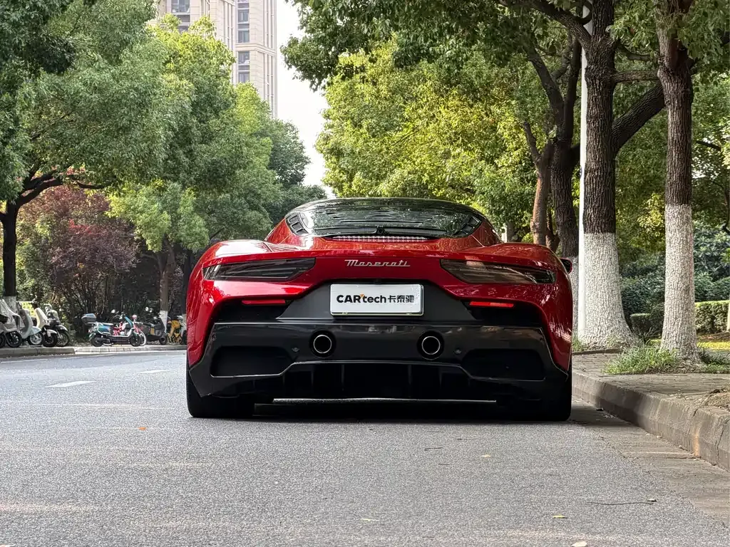 Maserati MC20 — фото 10