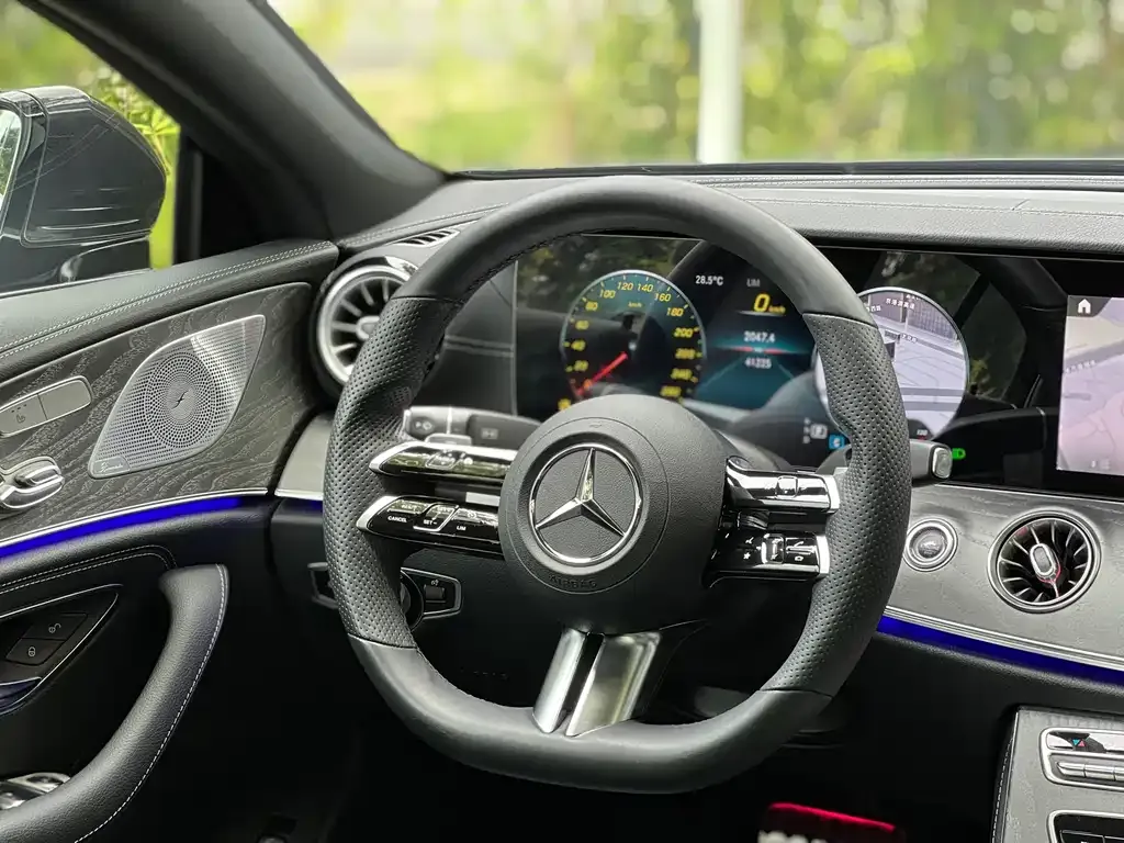 Mercedes-Benz CLS — фото 2