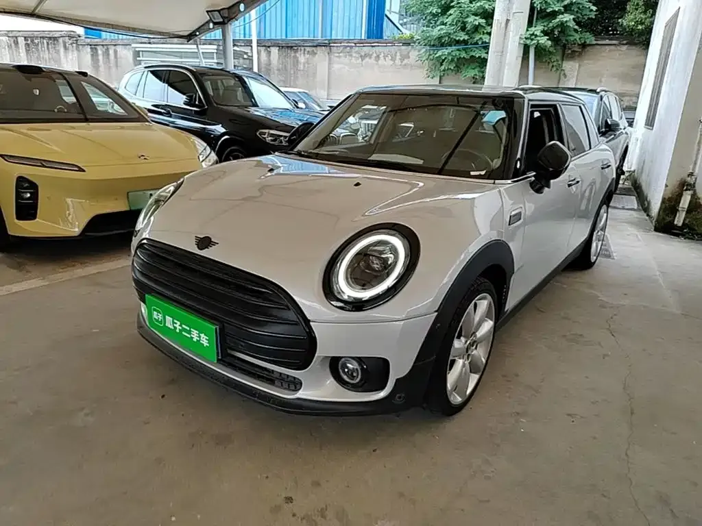 MINI Clubman — фото 1