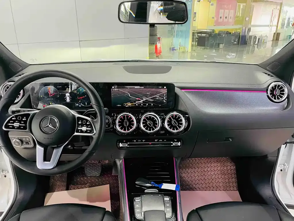 Mercedes-Benz GLA — фото 10