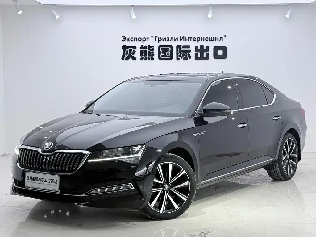 Skoda Superb — фото 1