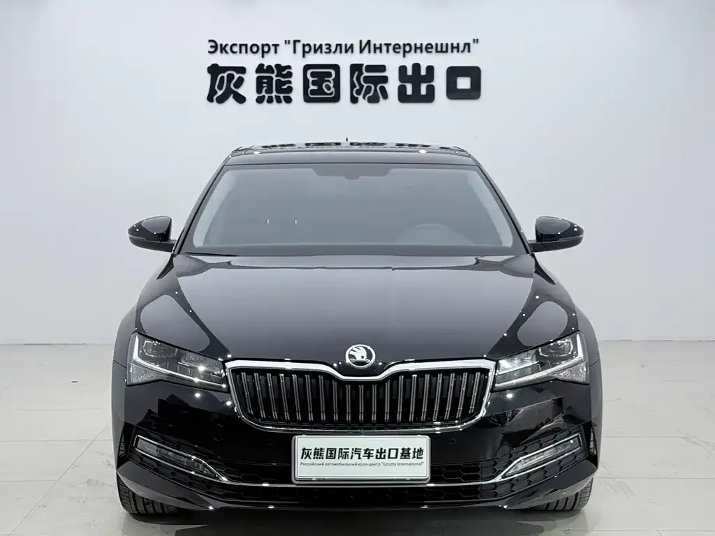 Skoda Superb — фото 8