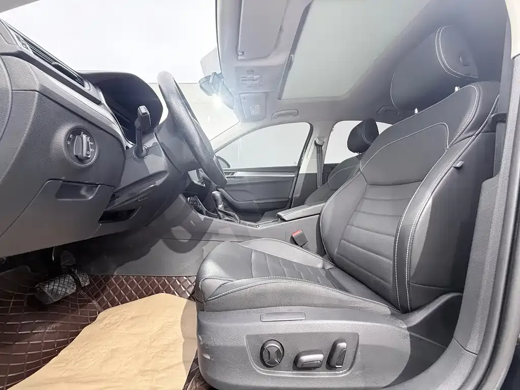 Skoda Superb — фото 9