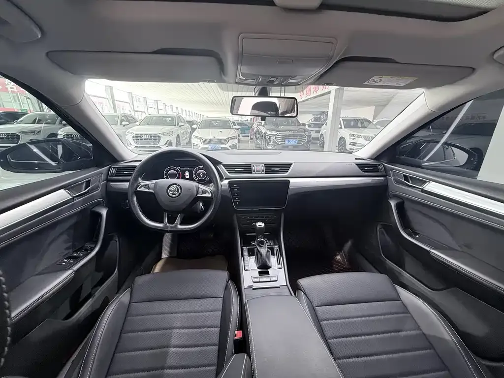 Skoda Superb — фото 5