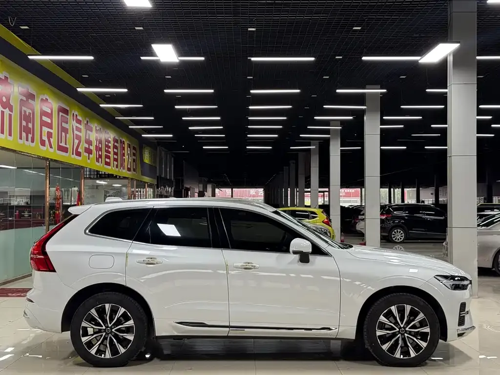 Volvo XC60 2024 из CN, фото 8